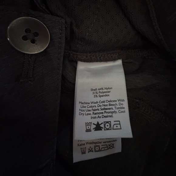 Eddie Bauer Charcoal Women’s Flat Front Shorts - Picture 5 of 5